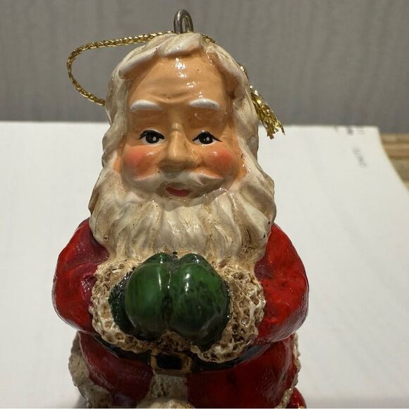 Vintage Kneeling Praying Santa with Baby Jesus Christmas Ornament - Picture 6 of 15
